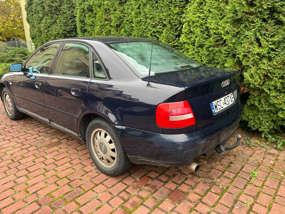 Audi A4B5  r2000, 1,6 benzyna