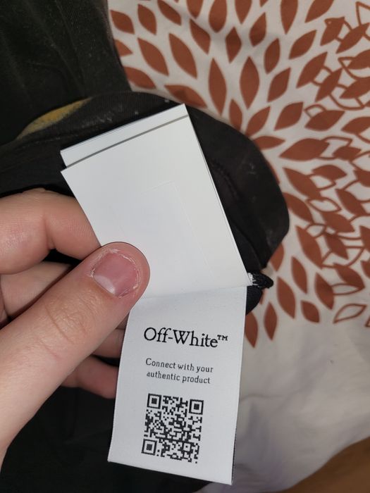Off white bacchusa vintage
