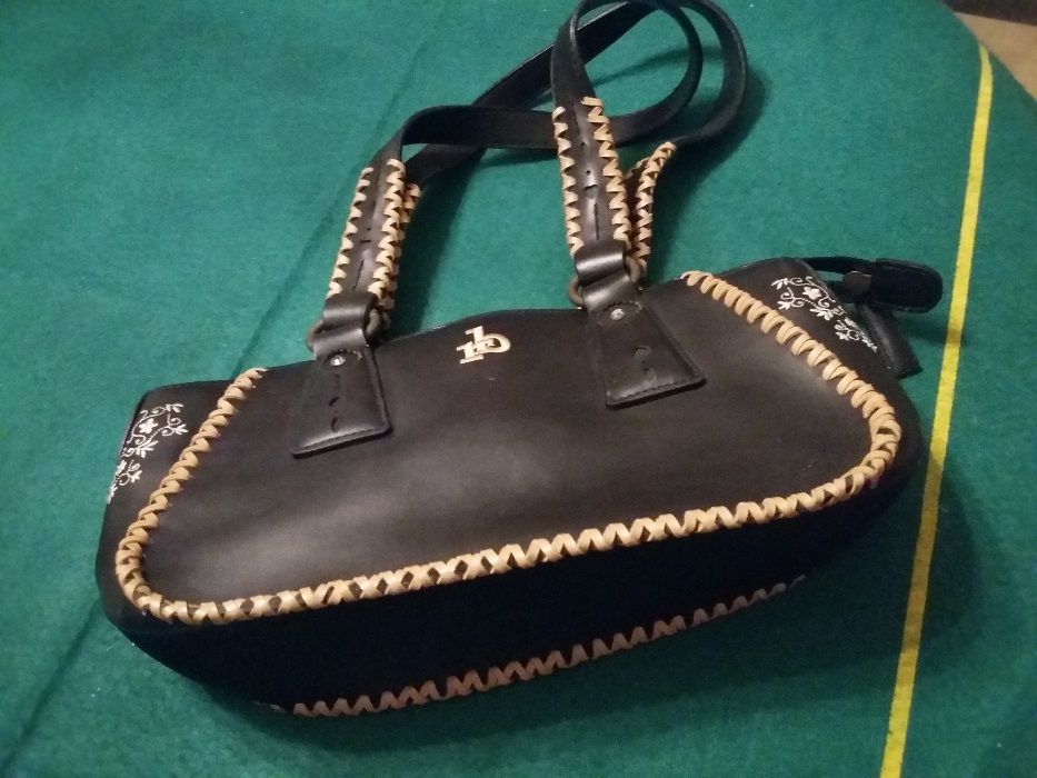 Vende-se mala de senhora R&B