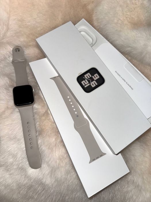 Apple Watch SE 2 Starlight 40mm