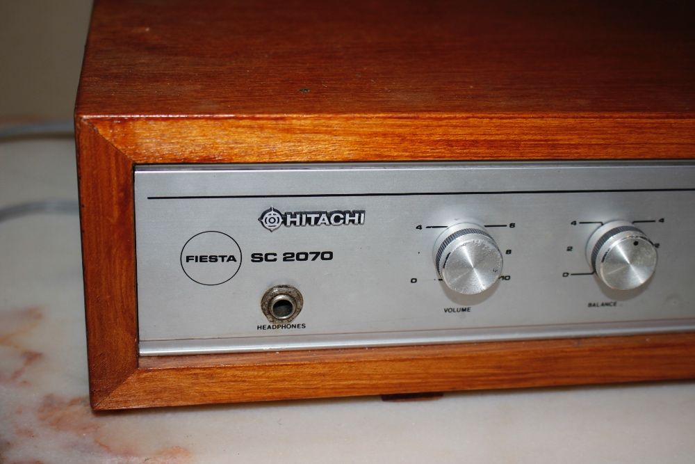 Radio Antigo - Vintage - Hitachi Fiesta SC 2070 - A funcionar