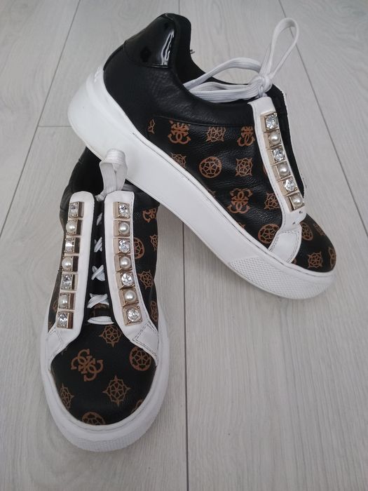 Sneakersy Guess Brązowe