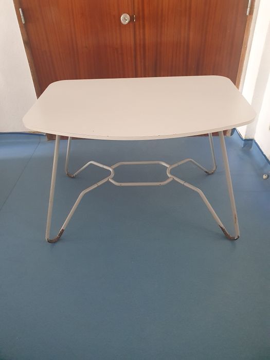 Mesa branca 75x110x70