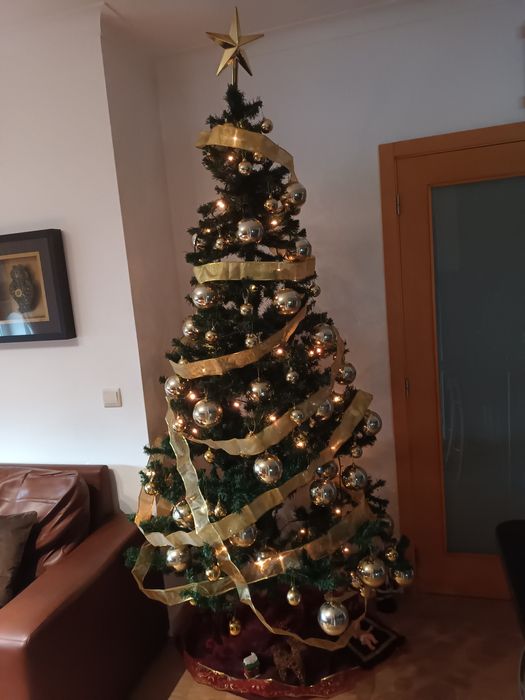 Árvore de Natal com toda a Decoração