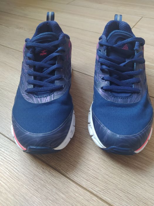 Кроссовки Peak 35 p 22.5 см