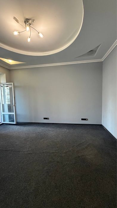 Офіси 21м2 і 32м2 в самому центрі, вул Саксаганского, 5 хвилин від трьох Метро. Під бʼюті і офісну діяльність