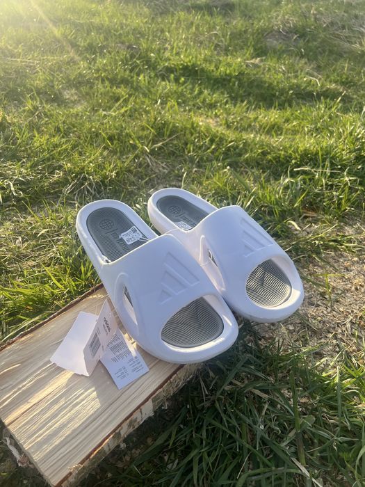 Тапки Adidas 42,43,44 розміри