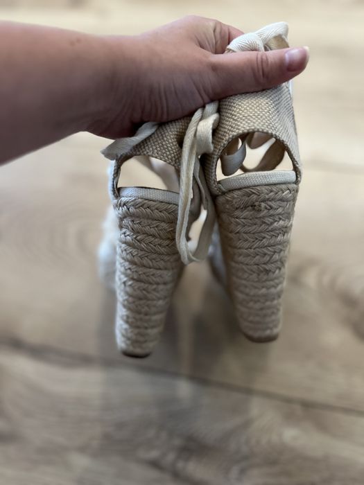 Espadryle beżowe na koturnie H&M 37 wiązane rattan