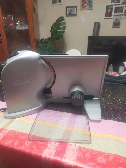 Fiambreira Krups com pouco uso