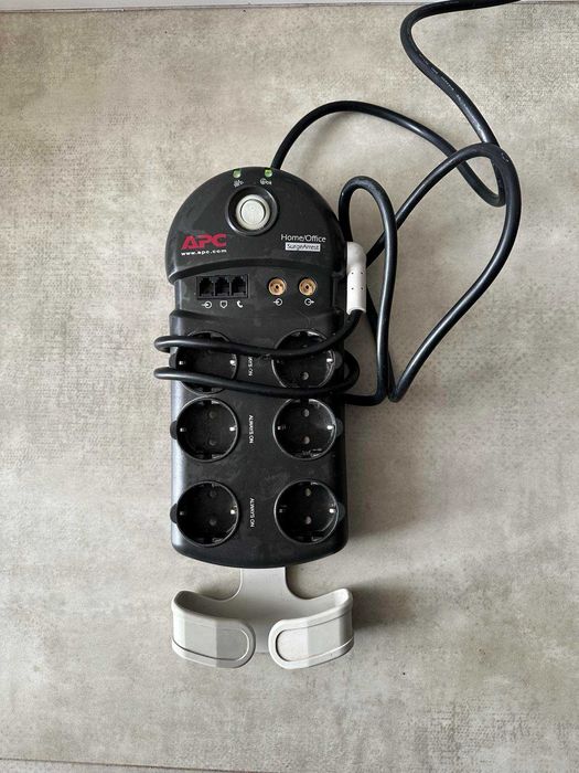 Мережевий фільтр-подовжувач APC SurgeArrest Home/Office