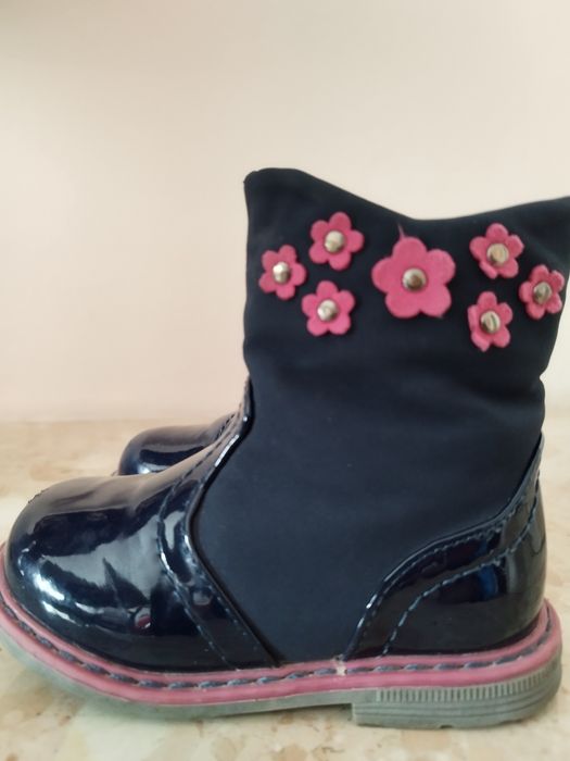 Botki granatowe rozm.22 lakierowane