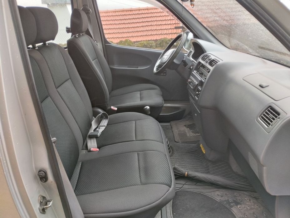 Toyota hiace 9 lugares