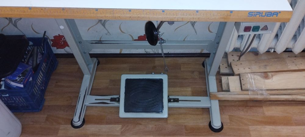 Продам машинку Siruba l818f-h1