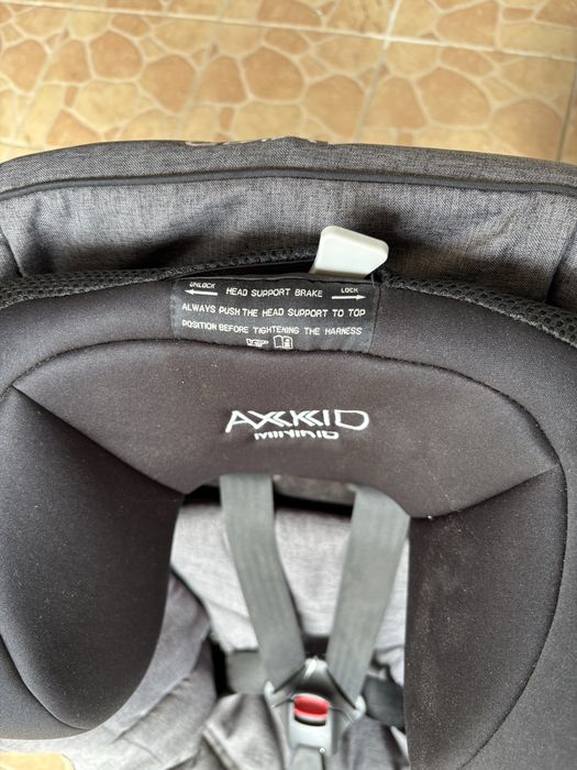 Axkid Minikid fotelik samochodowy
