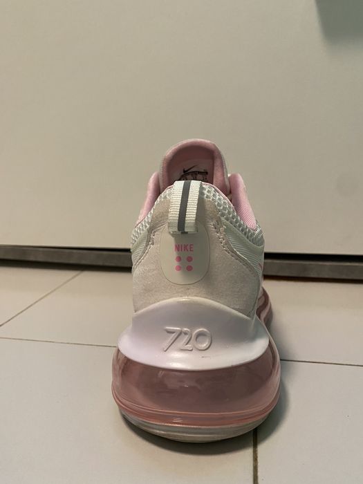 Nike airmax 720 rosa e branco