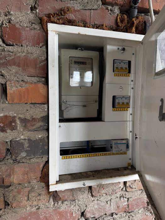 Продається цегляний спарений будинок в м. Самбір