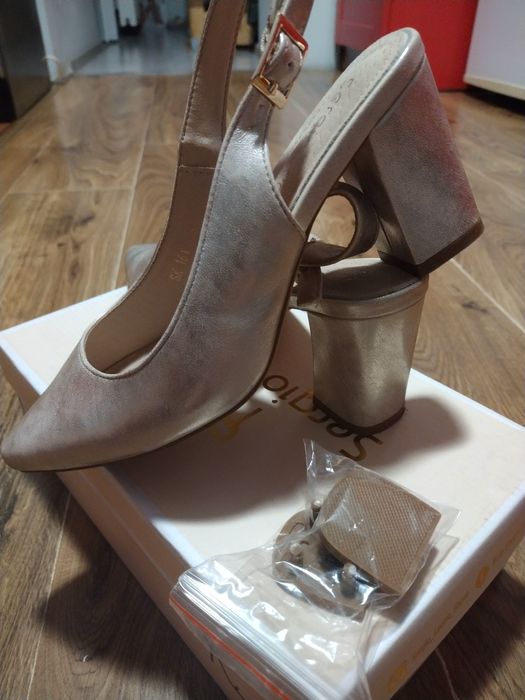 Złote Czółenka damskie bez pięty rozmiar 36