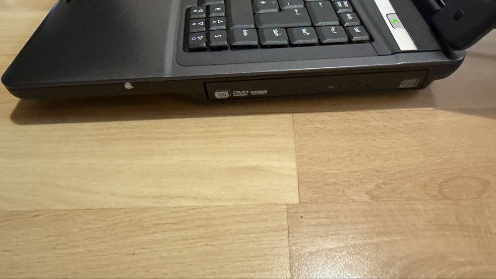 Acer Extensa 5620 C2D 2 x 2 ghz 3 gb 64 ssd 15 cali dvd firewire nowa bateria Windows 7 Pro zasilacz