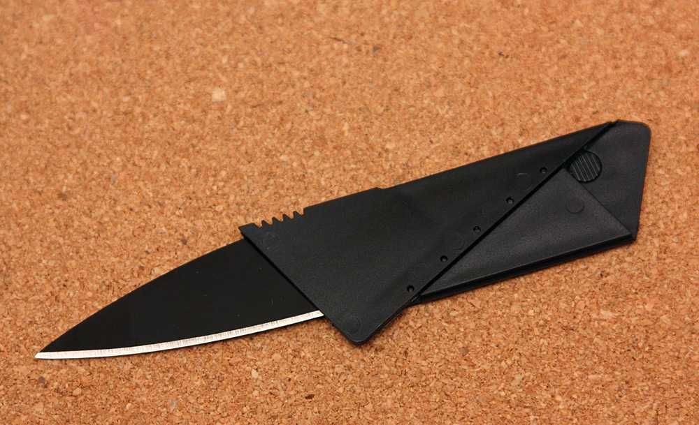 Nóż do portfela, składany jak karta kredytowa.