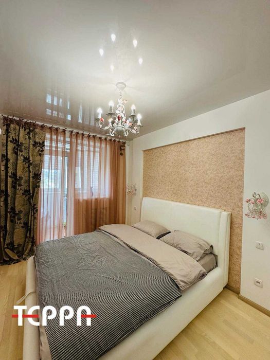 Продаж чудової 3-кімнатної квартири з видом на Дніпро