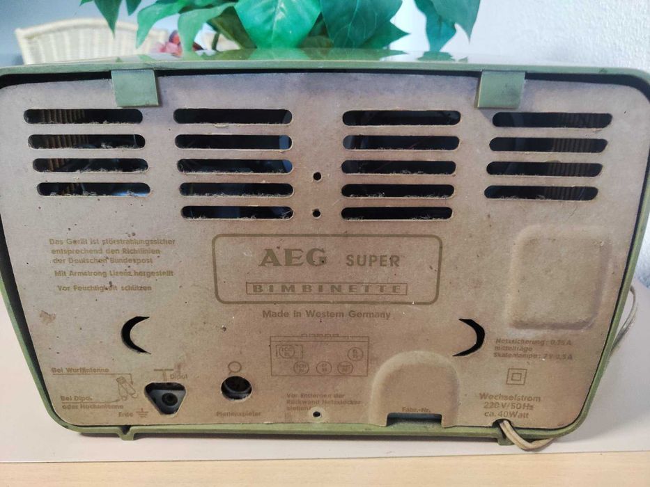 Rádio AEG Bimbinette – 1959/60 – Válvulas – Totalmente Funcional
