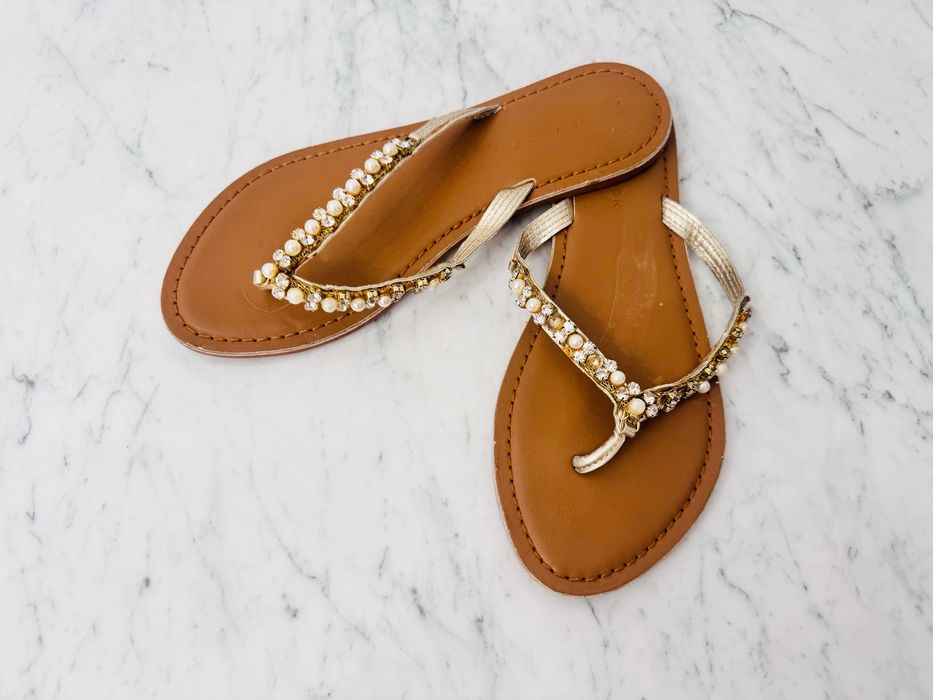 Eleganckie japonki - rozmiar 38 (UK 8)