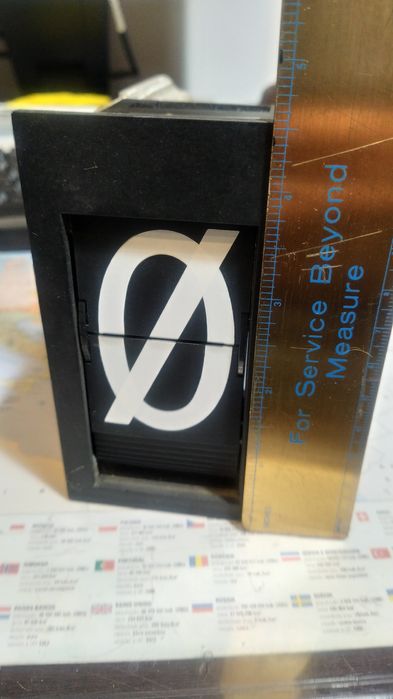 Displays de palhetas, split flap display. Arduino/Raspberry Pi