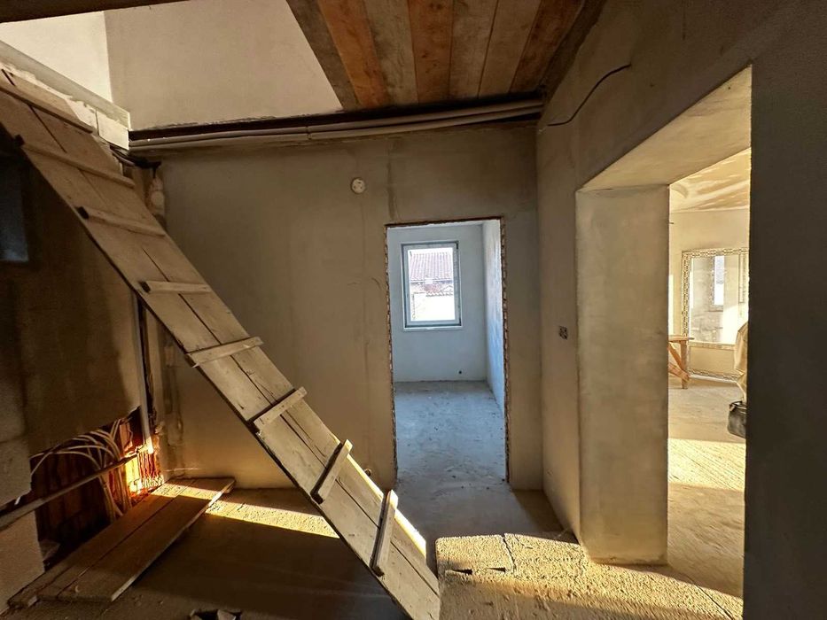 Продається 2 будинки в смт. Буштино