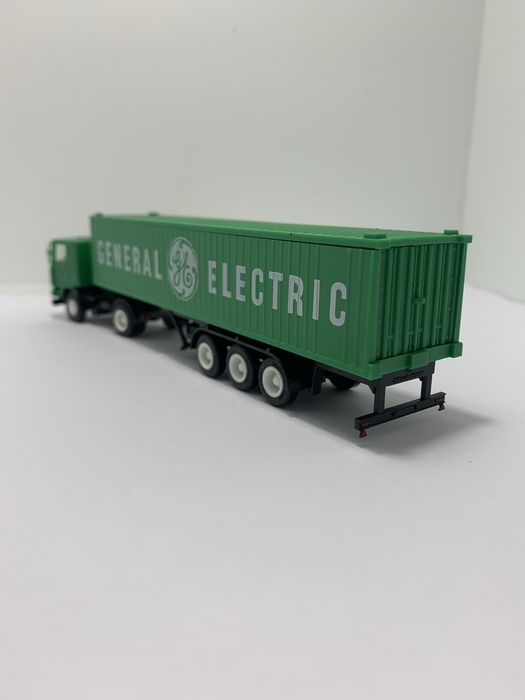 Volvo F12 da Herpa escala 1/87