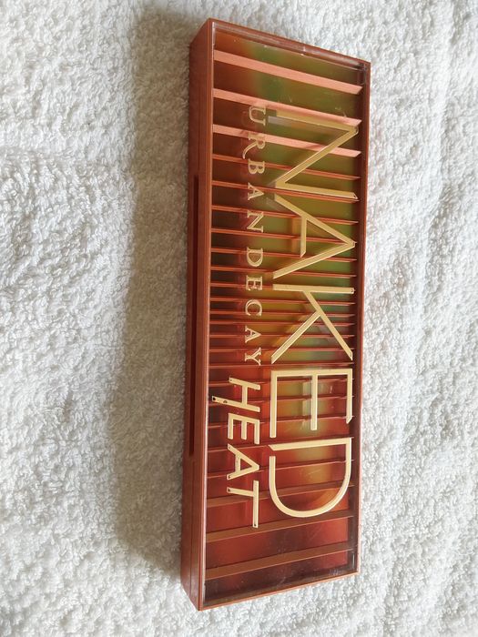 Cienie  do oczui  Heat Naked