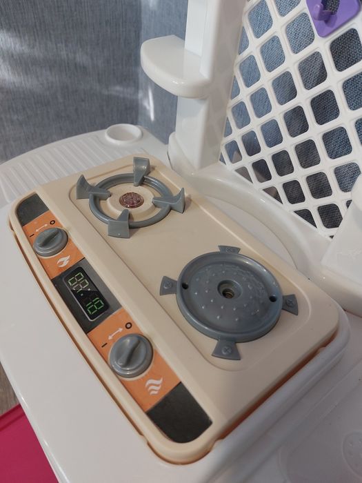 Ігрова дитяча кухня , пар ,світло, звуки.