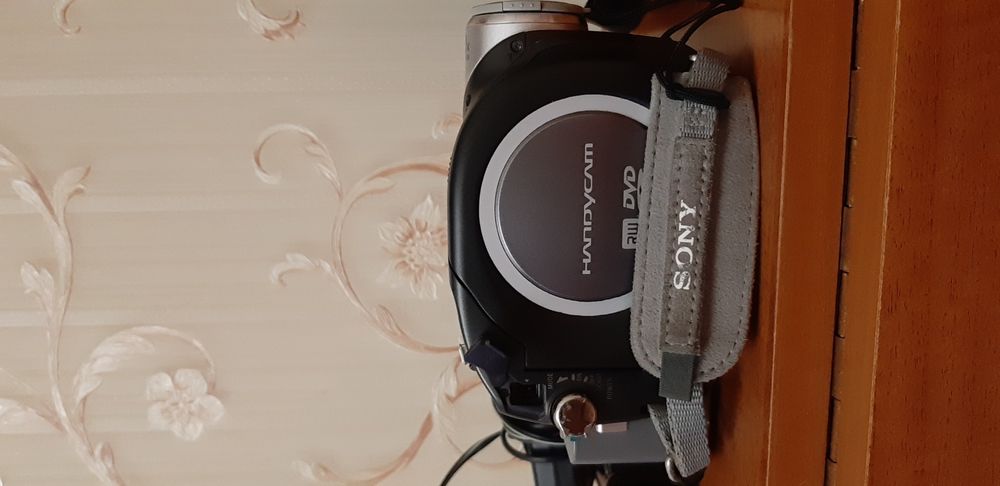 Продаю видеокамеру Sony DSR-DVD 92E