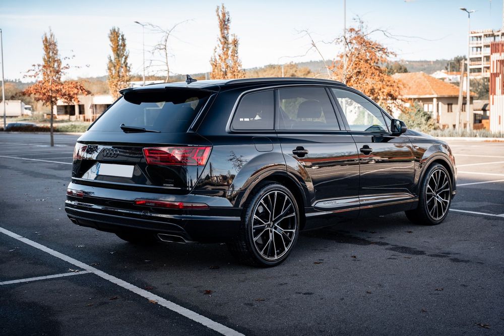 Audi Q7 3.0 TDI quattro S-line Tiptronic 7L