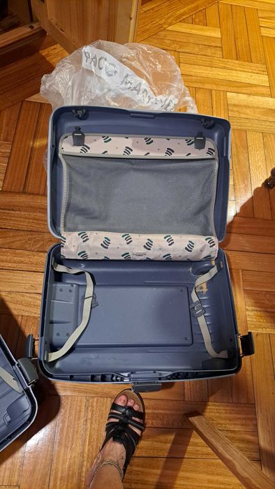 Conjunto de malas de viagem. O preço é das 3 peças.