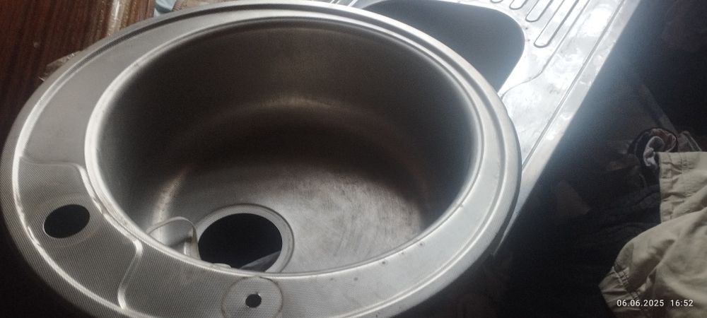 Продаєм три різних за розмірами мийки для кухні