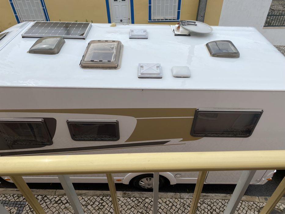 Vendo autocaravana CARADO cama central