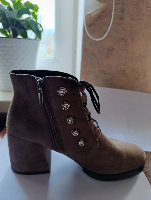 Черевики жіночі шкіряні