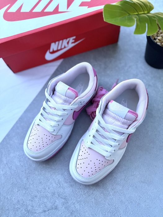Кросівки Nike Dunk Low Triple Pink , + рожева шнурівка
