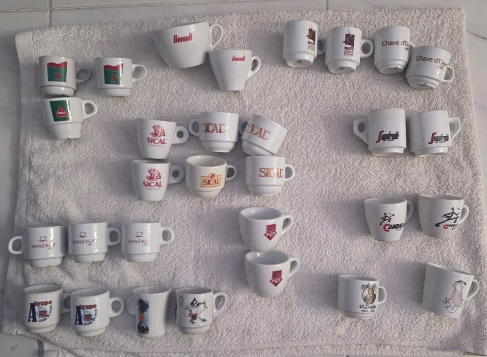 Chávenas Antigas de Café Coleção valor de cada uma