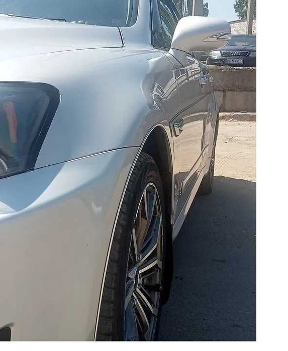 Lexus is 250 AWD 2011г.в.