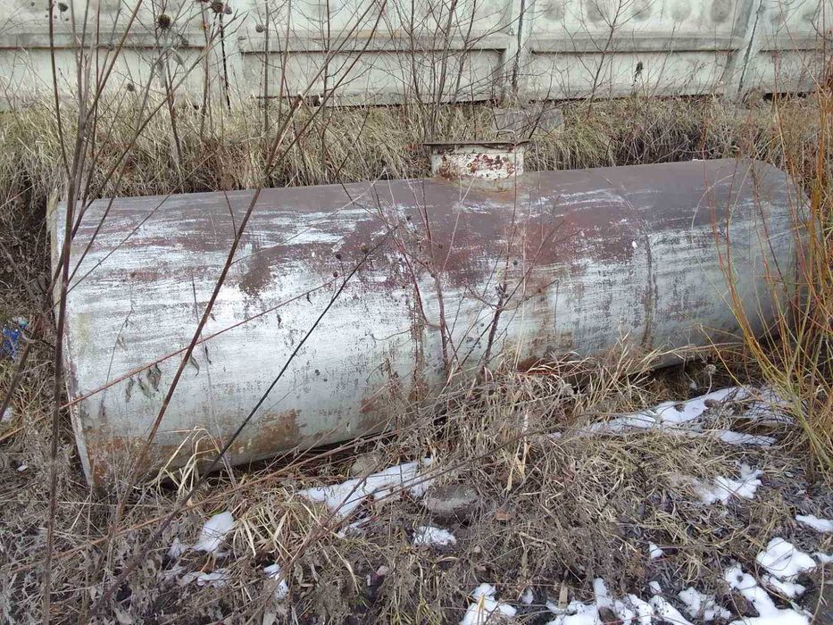 Продам 2(дві) вертикальні ємності обємом 60м3, вагою 4,5тн. та інш.