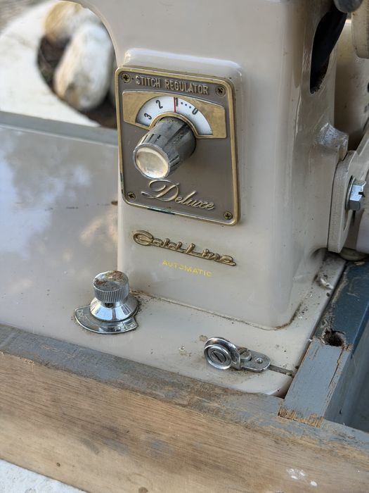 Maquina de costura antiga para decoração
