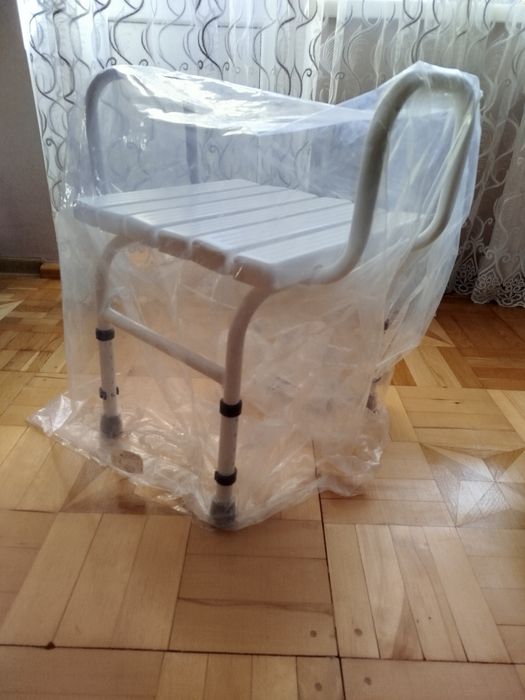 Стілець для ванної та душу
