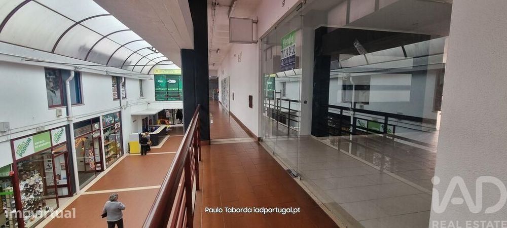 Loja / Estabelecimento Comercial em Sé e São Lourenço de 97,00 m2