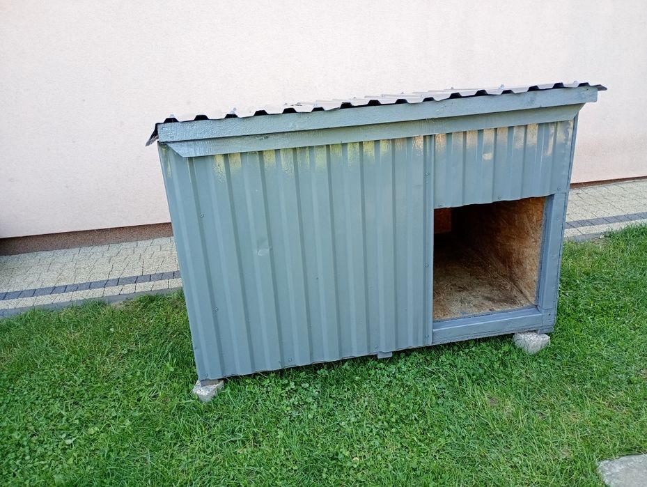 Buda dla psa ocieplana