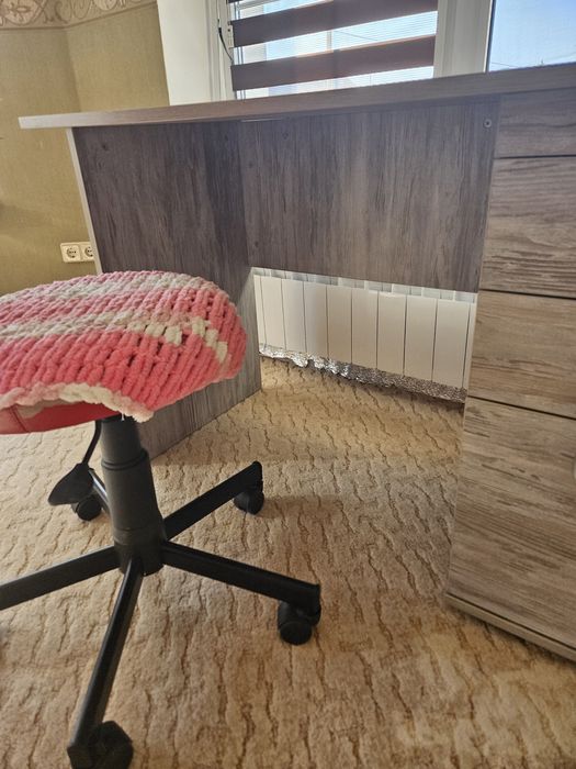 Продам хороший качественный компьютерный стол