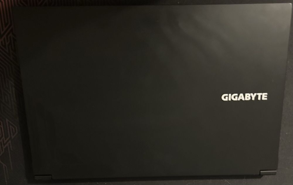 Gigabyte g5 KF 4060 32GB ram