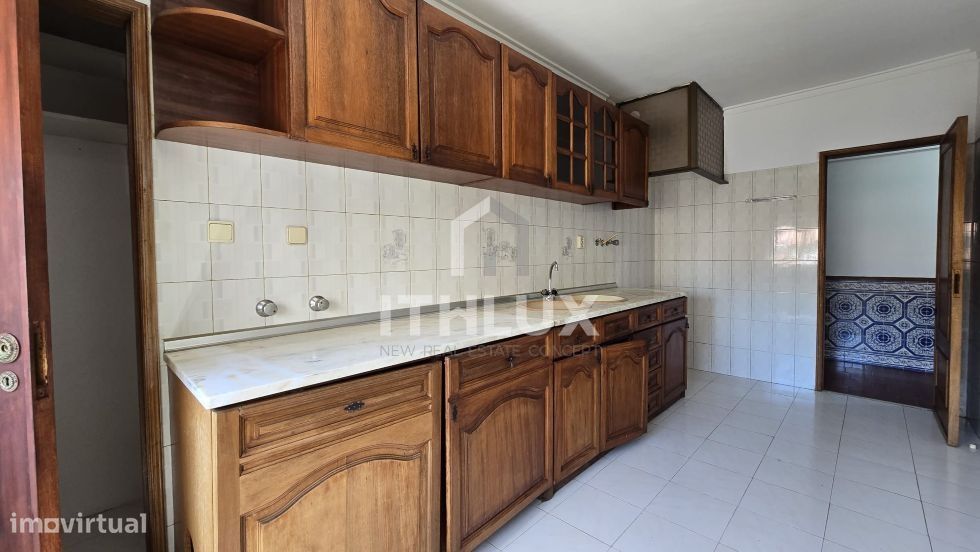 Apartamento T1 com varanda em Cacém