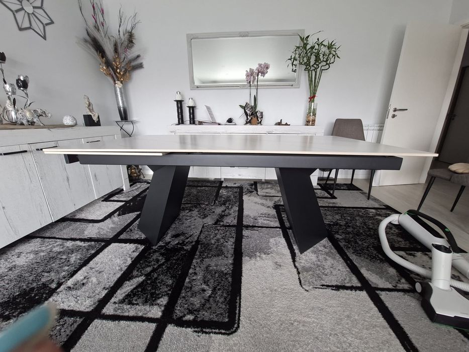 Mesa em pedra mármore