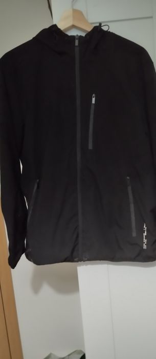 Casaco corta vento preto